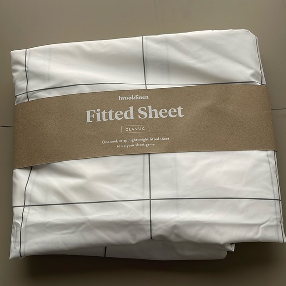 Classic Percale Fitted Sheet, Twin XL, Window Pane - Picture 1 of 2